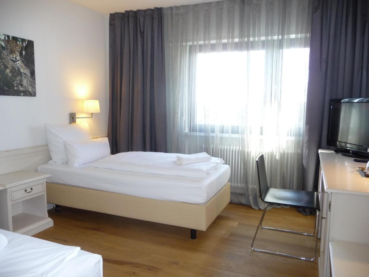 Hotel Restaurant Felderbock Nussloch Екстер'єр фото
