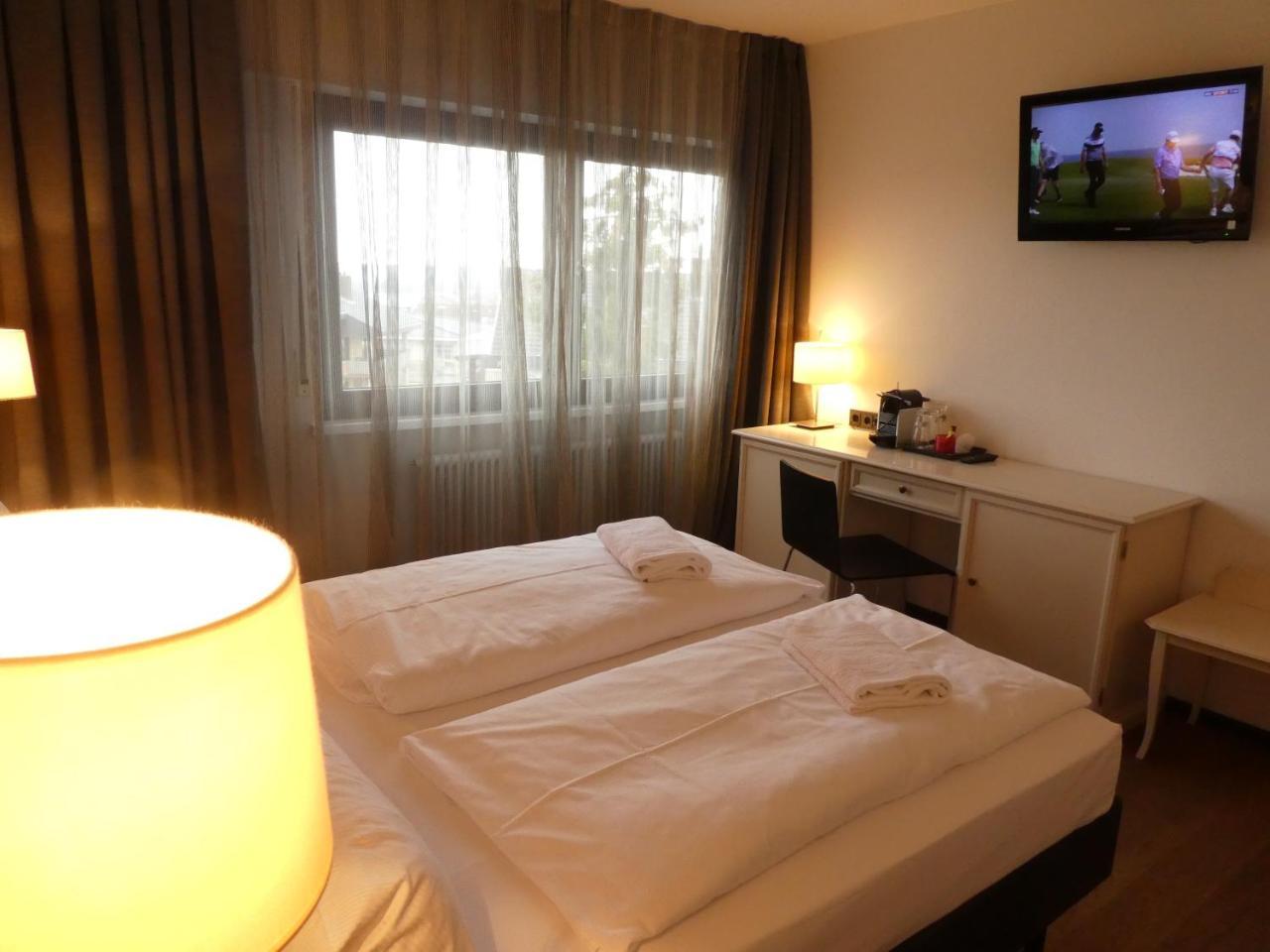 Hotel Restaurant Felderbock Nussloch Екстер'єр фото