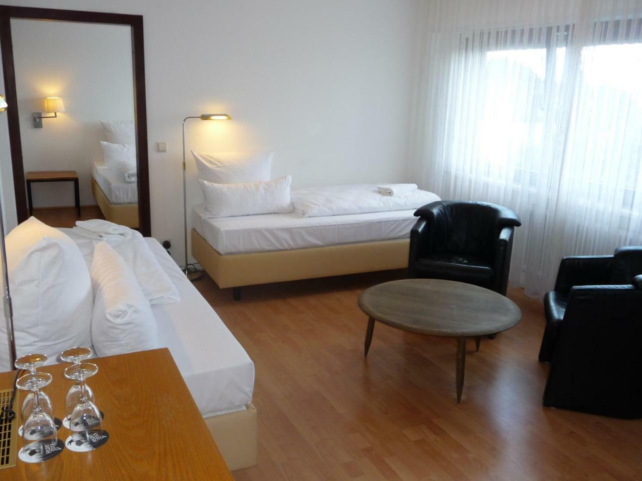 Hotel Restaurant Felderbock Nussloch Екстер'єр фото